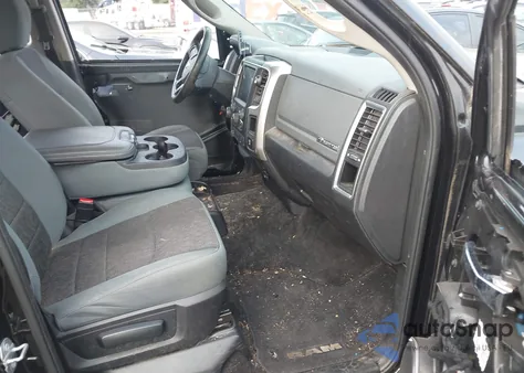 2017 Ram 1500 из США, поврежденный, VIN 3C6RR7LT0HG747138